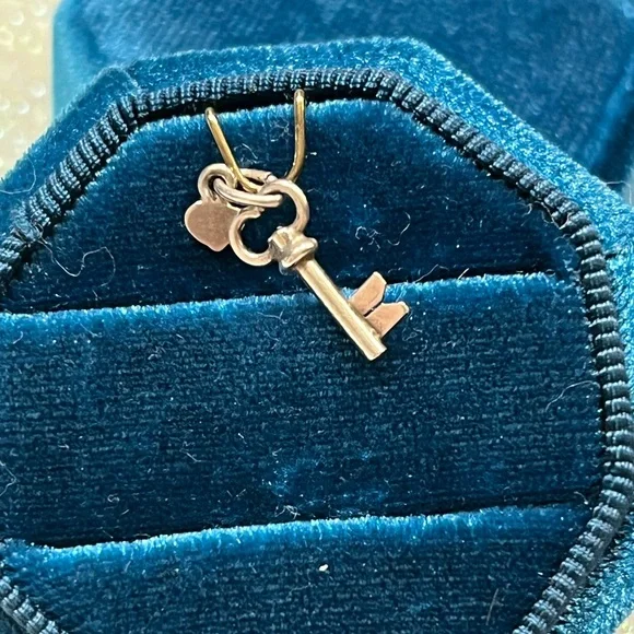 Antique 800/835 German Silver Key with Tiny Heart Charm- .4 Grams - Picture 2 of 5